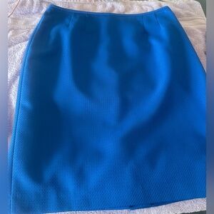 Le Suit Casual Skirt! Great with boots and leggings!